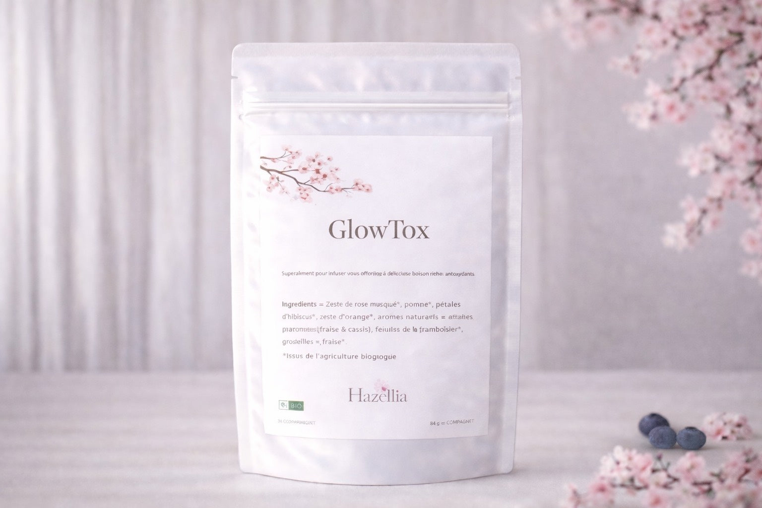 Sachet d’infusion bio GlowTox Hazellia, infusion détox douce pour le bien-être intérieur.