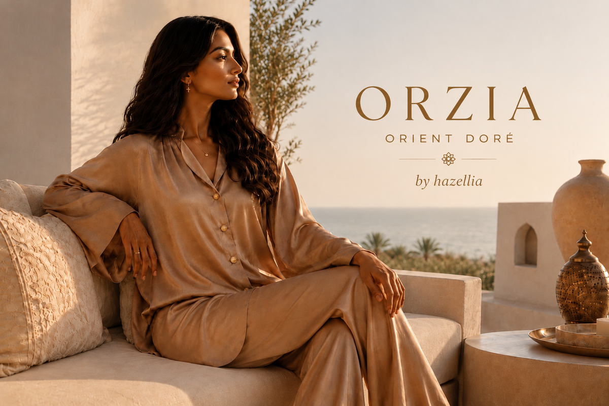 Mode féminine Hazellia, tenue fluide beige et champagne de la collection capsule Orzia – Orient Doré.
