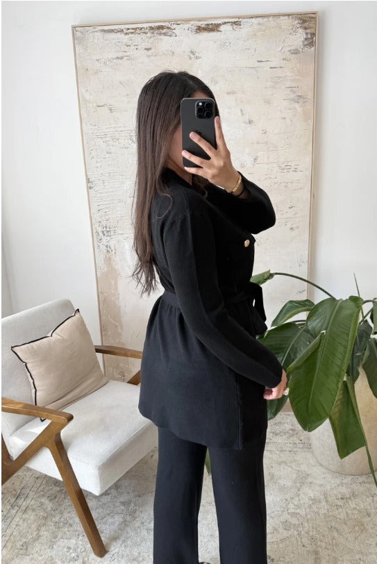 Ensemble Tricot Noir Boutons Dorés